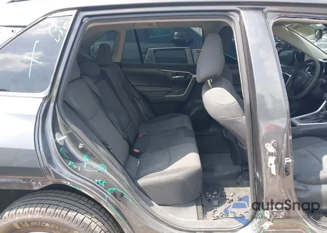 2021 Toyota Rav4 Xle z USA, uszkodzony, nr VIN 2T3W1RFV5MC092028